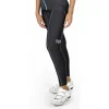 detalle de la tela transpirable del legging de ciclismo