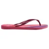 detalle de la sandalia havaianas, parte superior
