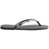 detalle del diseño metálico FC, sandalias havaianas