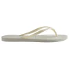 detalle de la suela de las sandalias havaianas slim fc
