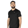 detalle de la camiseta deportiva con telas transpirables