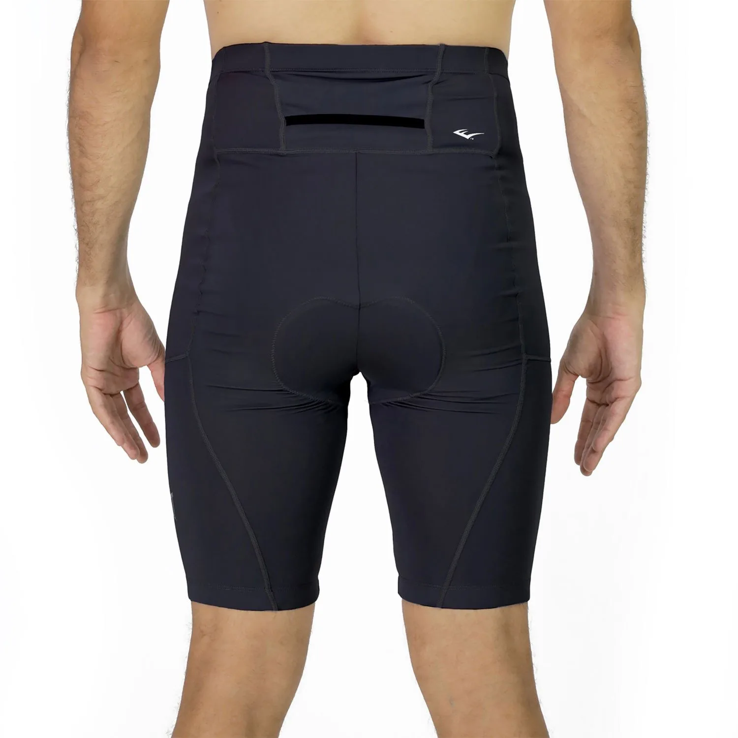 detalle del short de ciclismo, costuras y materiales de alta calidad