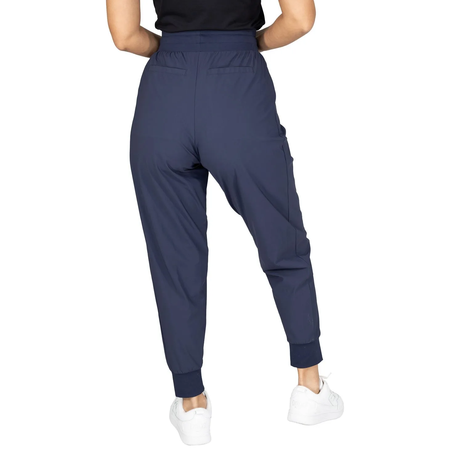 detalle de la costura del pantalón
