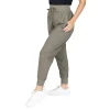 vista posterior del pantalon everlast warp zip