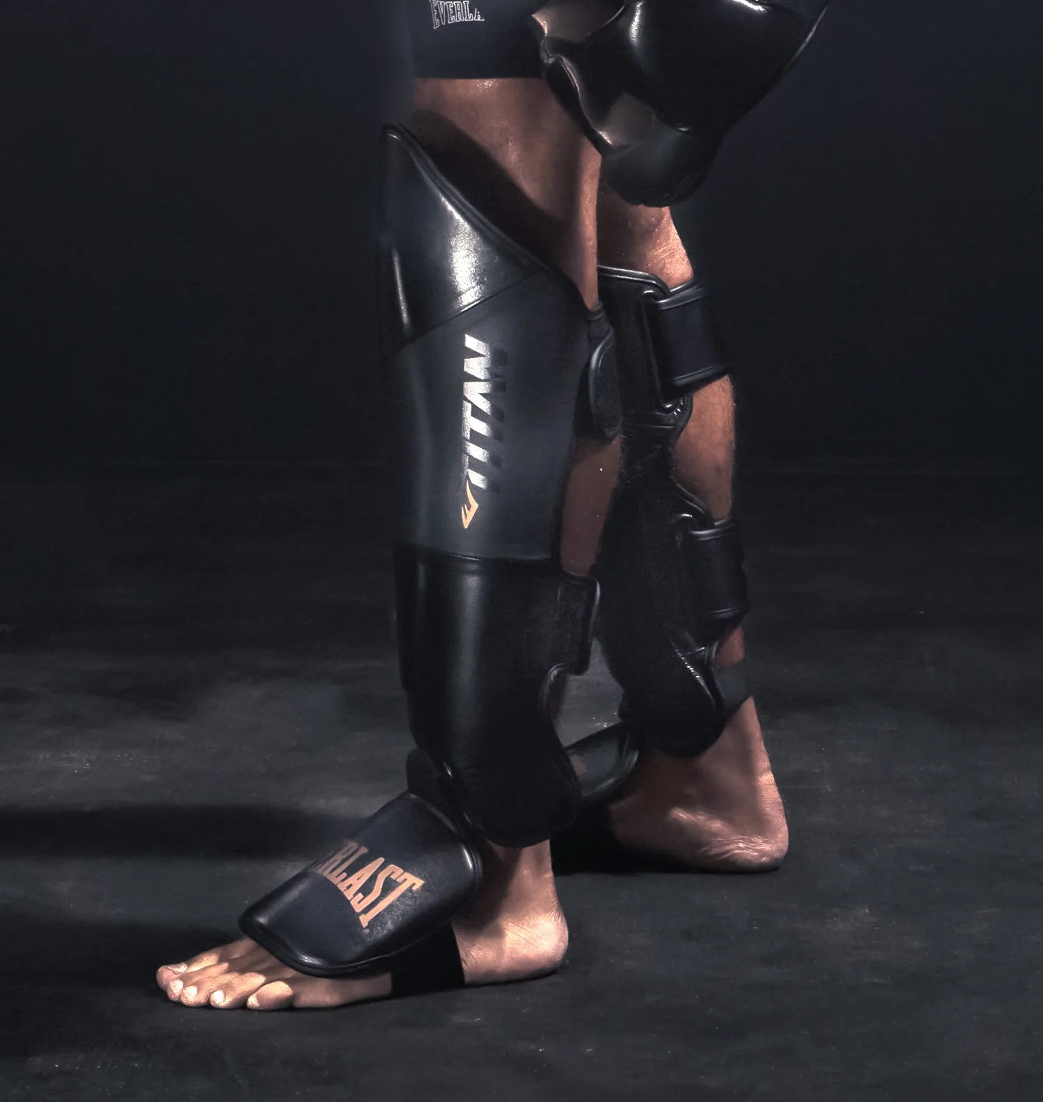 Espinillera MMA Everlast Titan Pro Striking