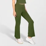Pantalón flare Everlast modelo Flare Pocket en color verde